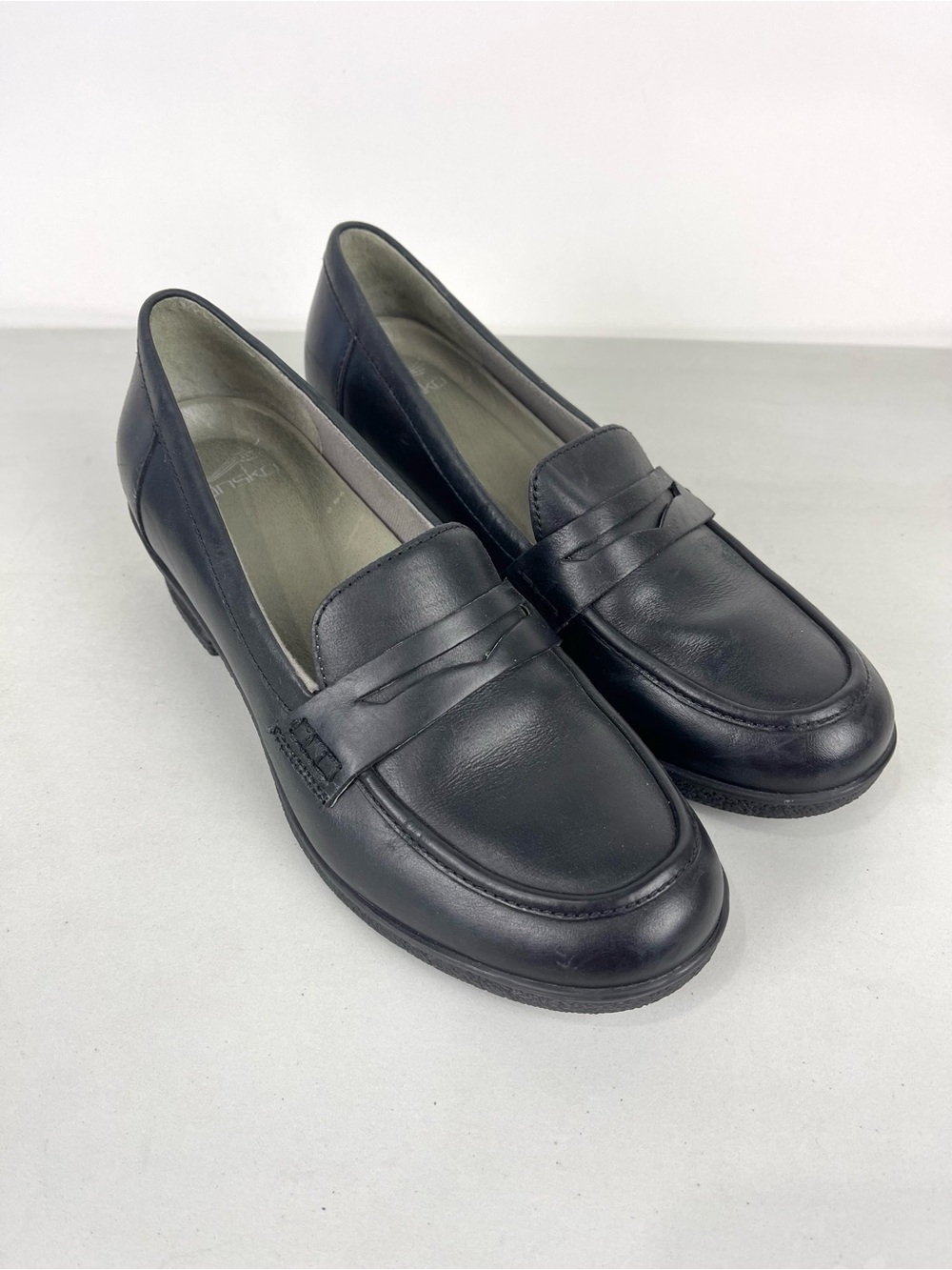 Dansko Danica Black Waterproof Burnished Penny Loafer Pump Size 39 Classic